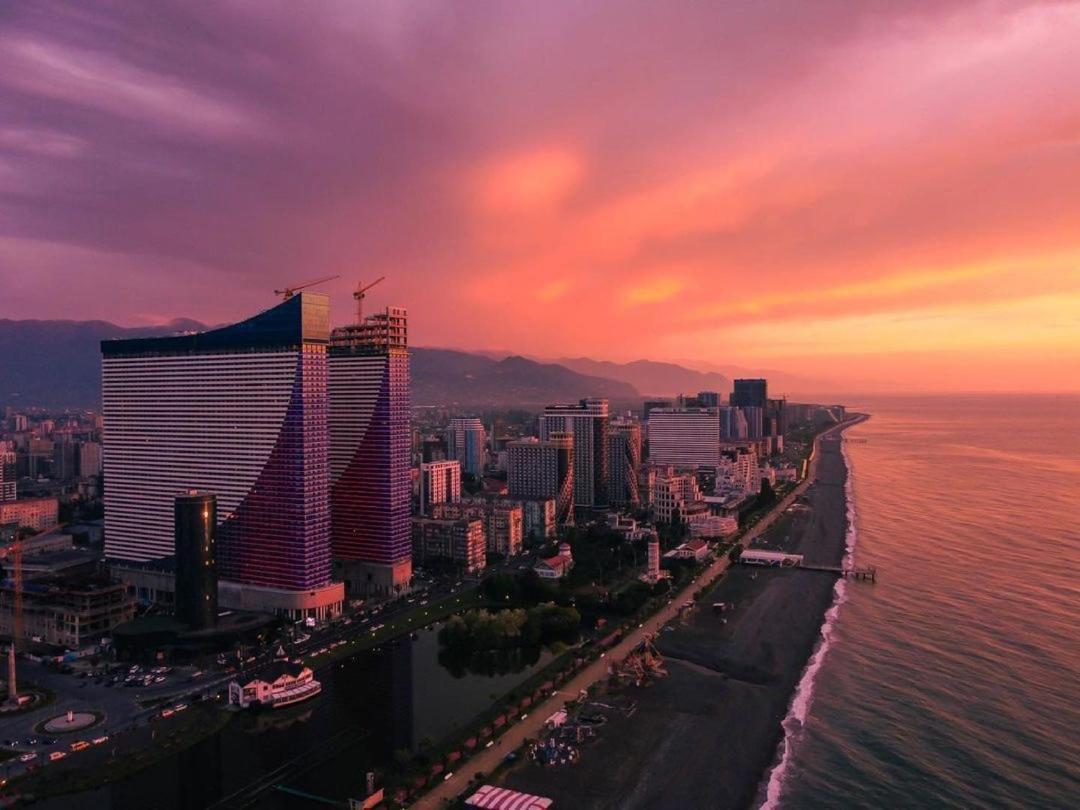 Orbi Twin Tower Batumi Exterior photo